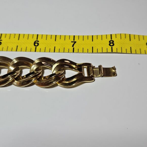 **Sale** VTG Monet Chain Bracelet Gold Tone Curb Link Classy Bold Statement 7.5" - Picture 11 of 16